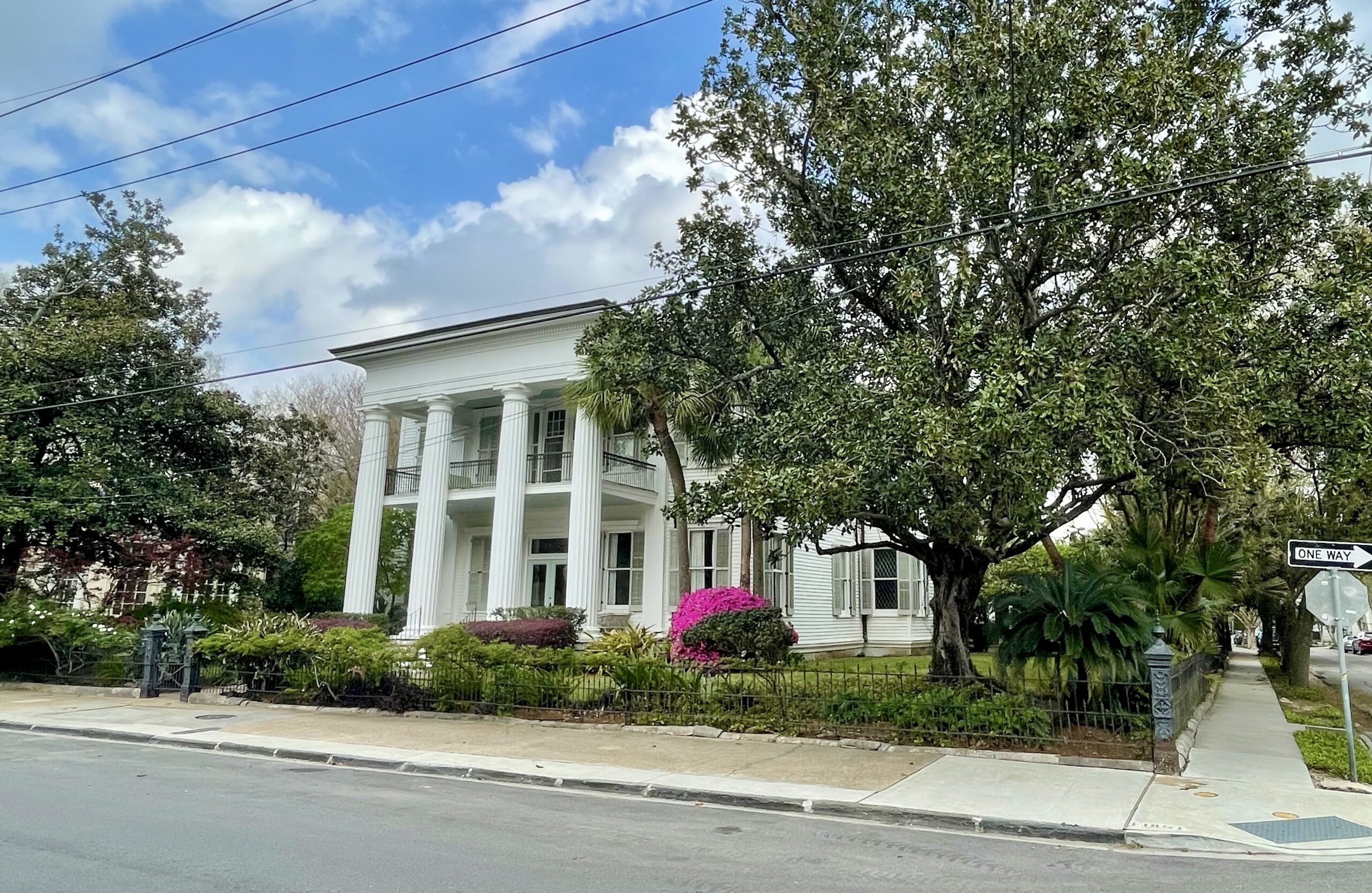 A Beautiful Walk Through the Garden District